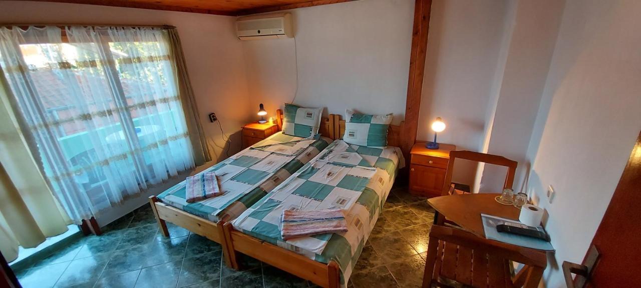 Guest House Nikolovi Lozenec Exteriér fotografie